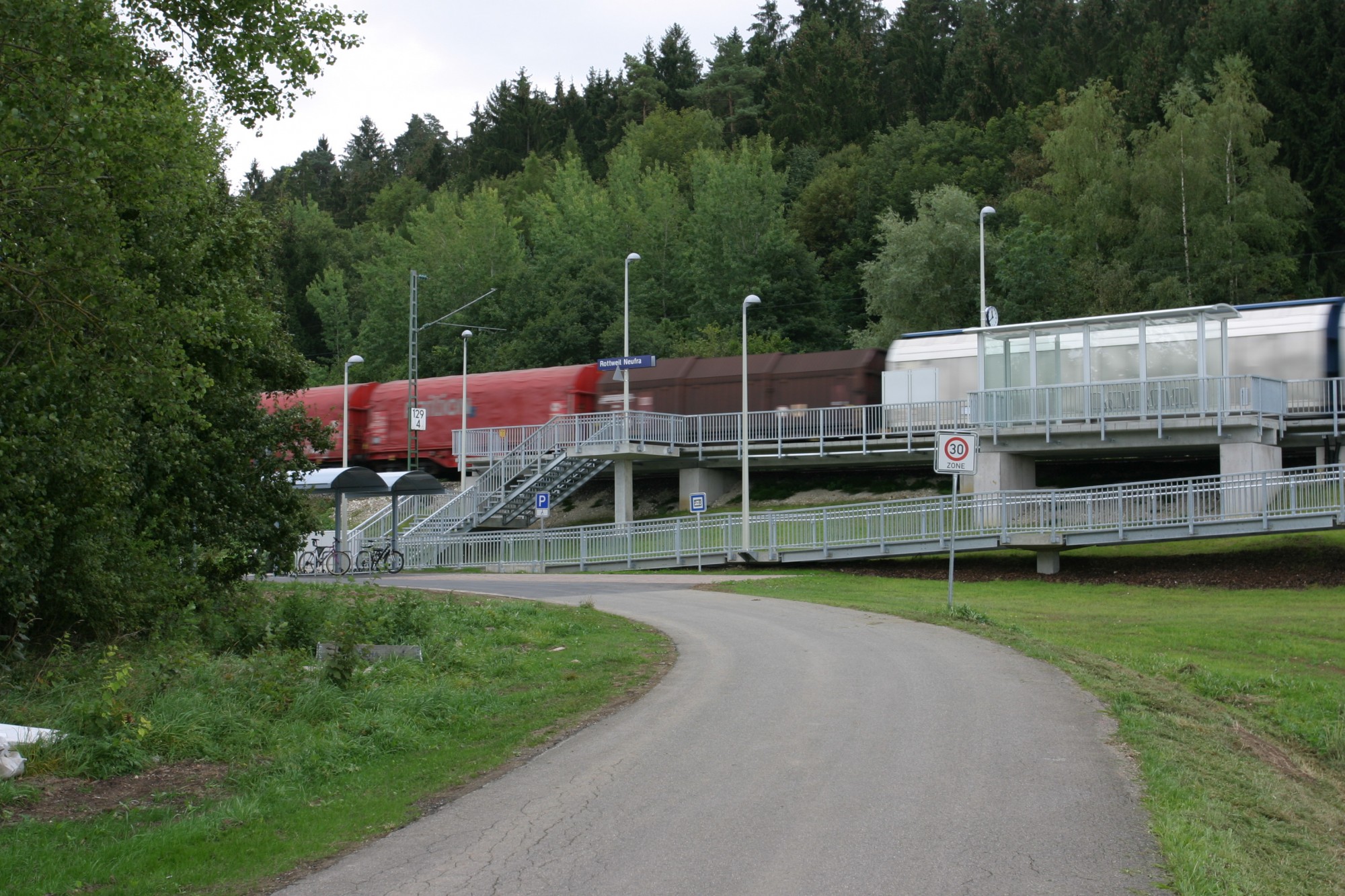Blechprofilroste für Rampen im Infrastrukturbereich